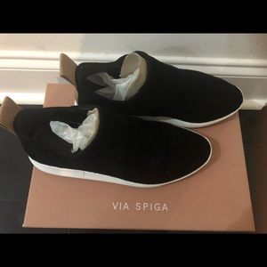 Via Spiga black suede casual shoes